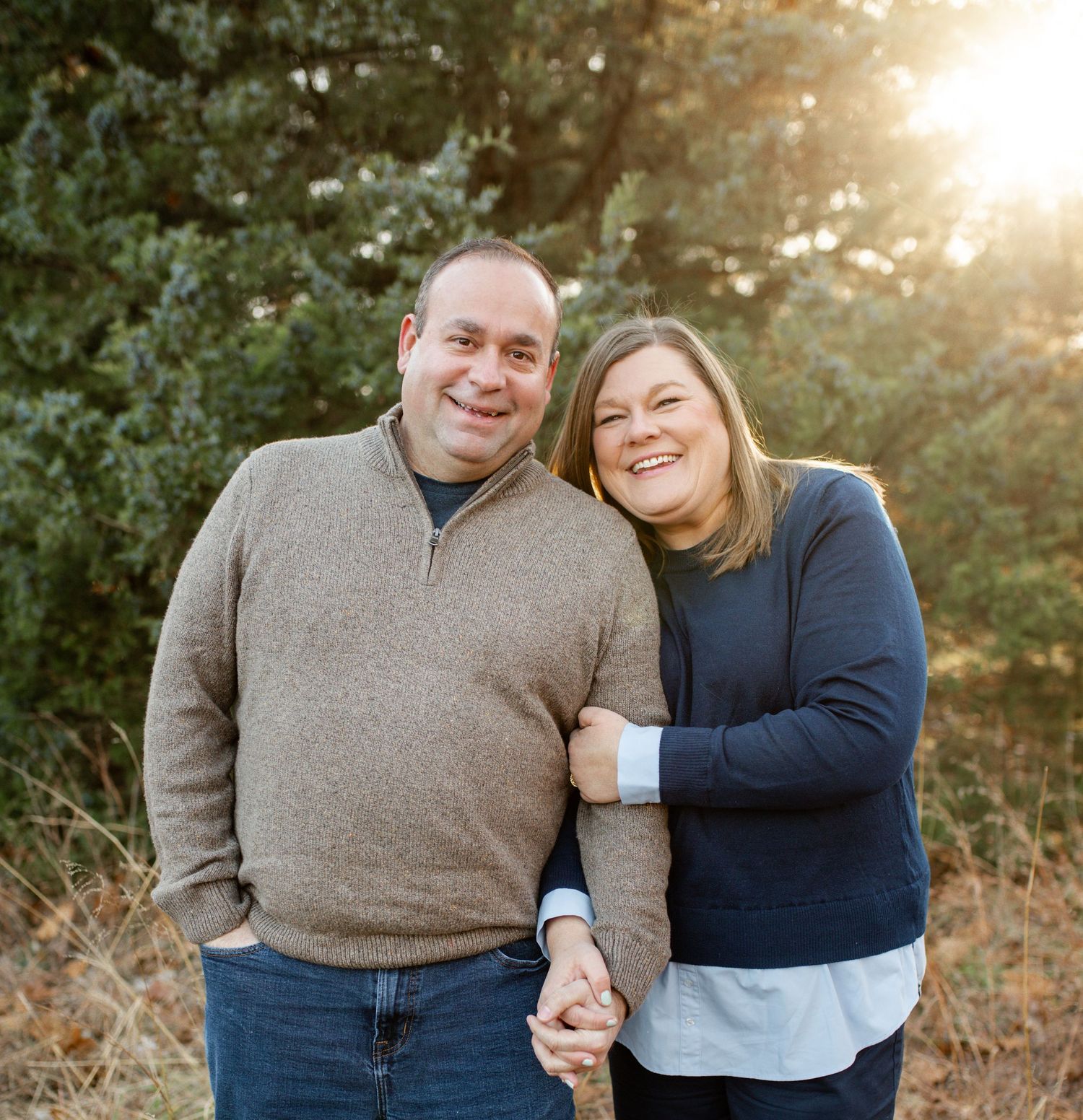 couple at klondike park with maile rupe photography