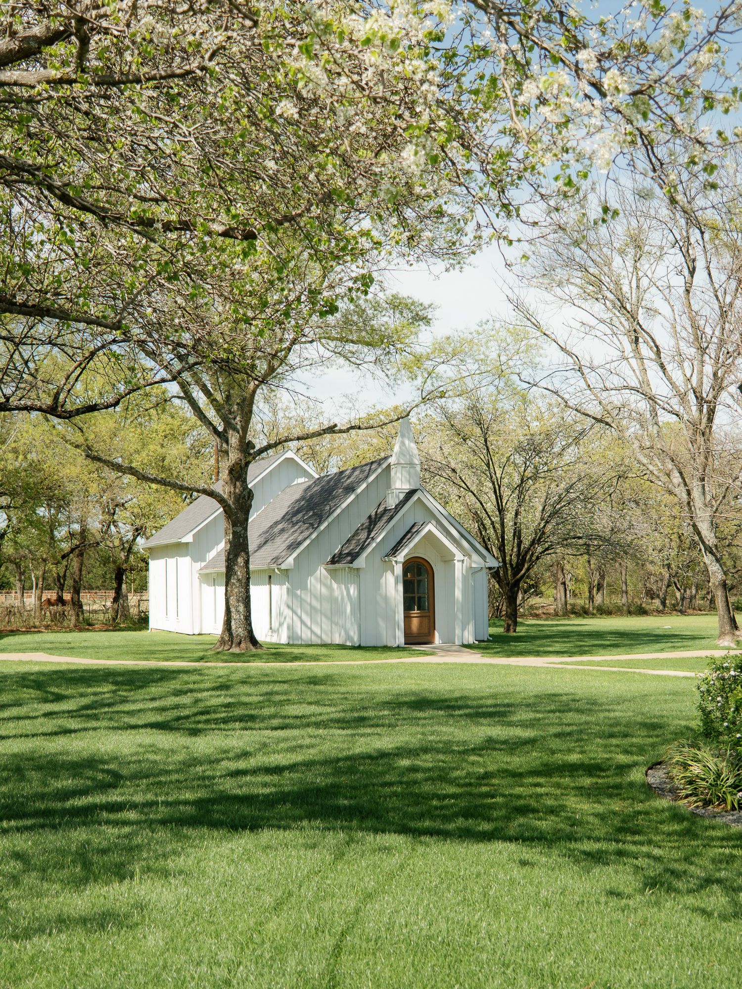 Katelynn Davis Media - Texas Wedding Photographer at the Emerson Venue in Kaufman, TX