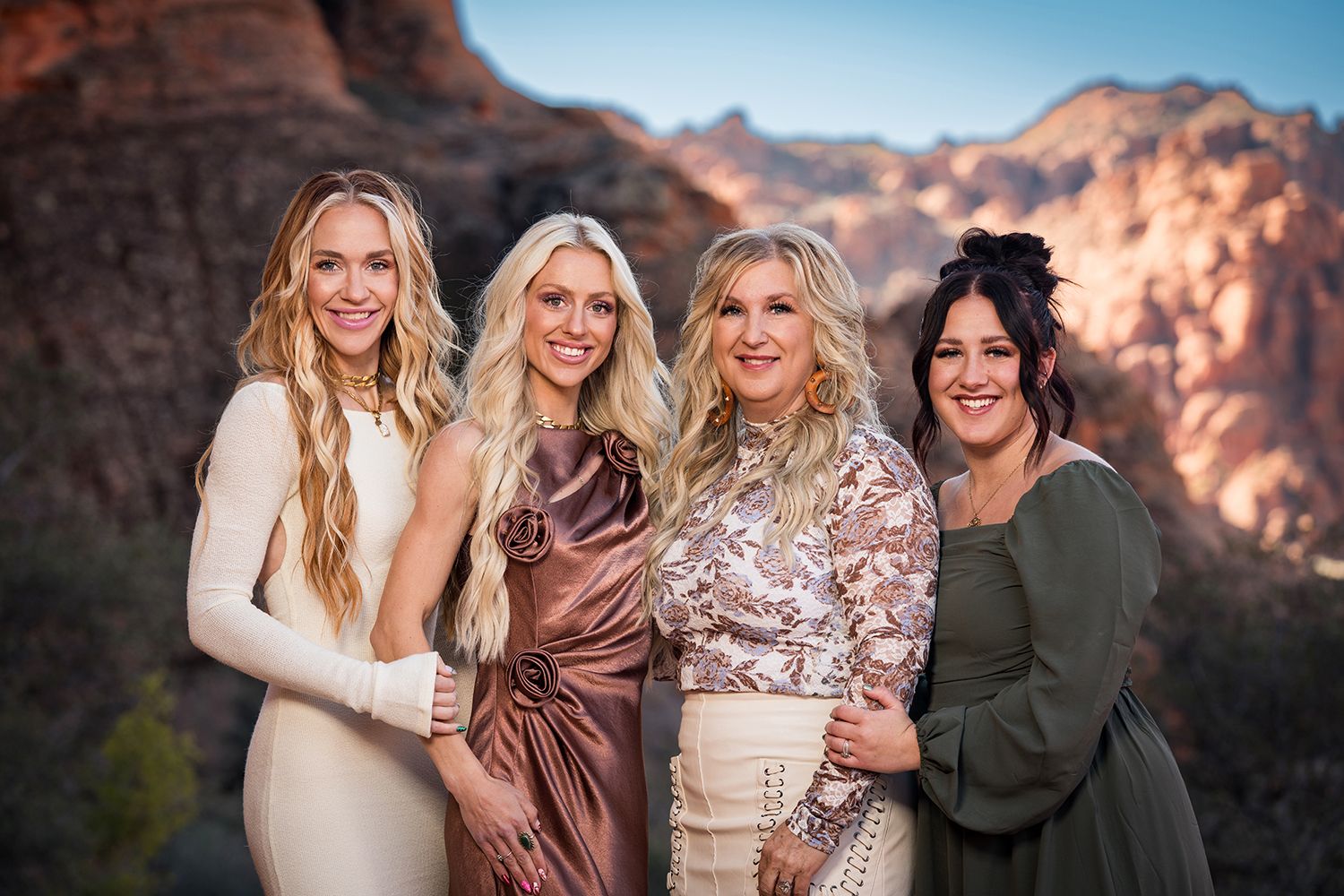 st-george-family-photographer-red-rocks-snow-canyon-portrait-st-george-family-photographer-vacation-family-photographer-outdoor
