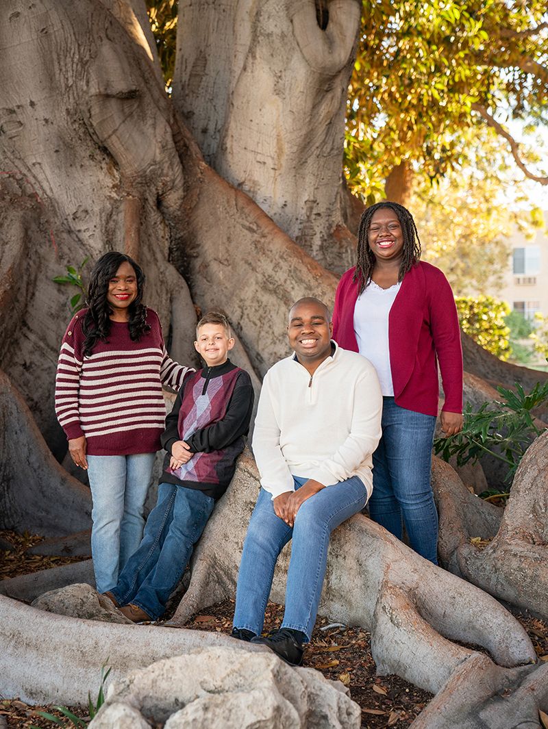 family-orange-county-holy-family-st-george-photographer-professional-tree-outdoor-pics-nature-single-mom