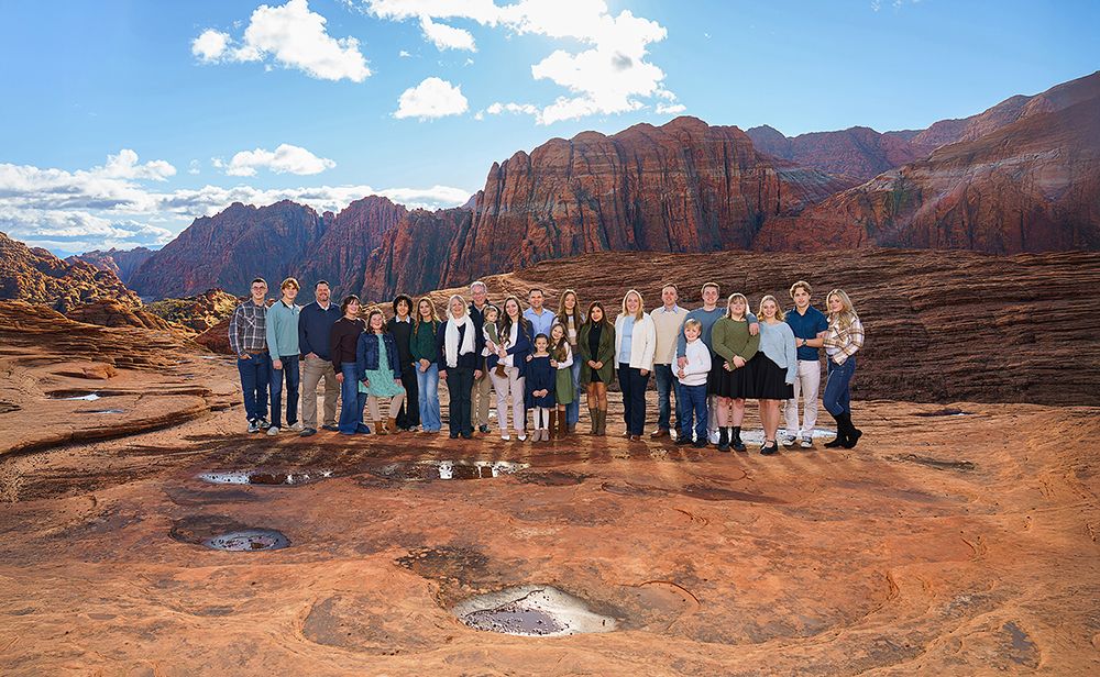 large-family-photographer-st-george-utah-print-canvas-wall-art-extended-reunion-snow-canyon-red-rocks-big-photography-professional