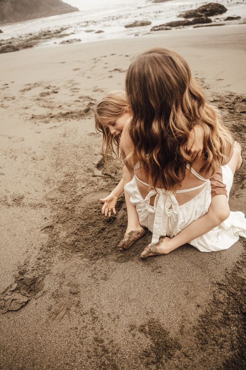 Lifestyle beach mini session at Gillson Beach in Wilmette