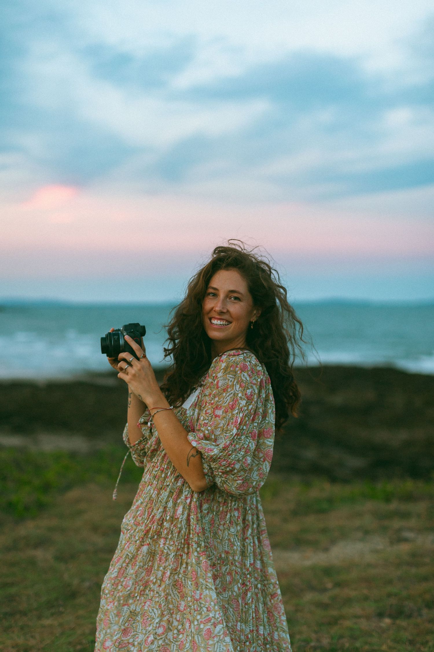 Hello, I'm Leah, 
a Family, Maternity and Wedding photographer based in Emu Park, proudly serving Yeppoon, Rockhampton and the wider Caprico