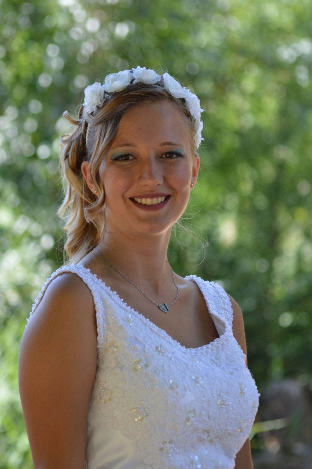 La mariée dans la lumière en Provence ,élégance douce et poésie bylovephoto.