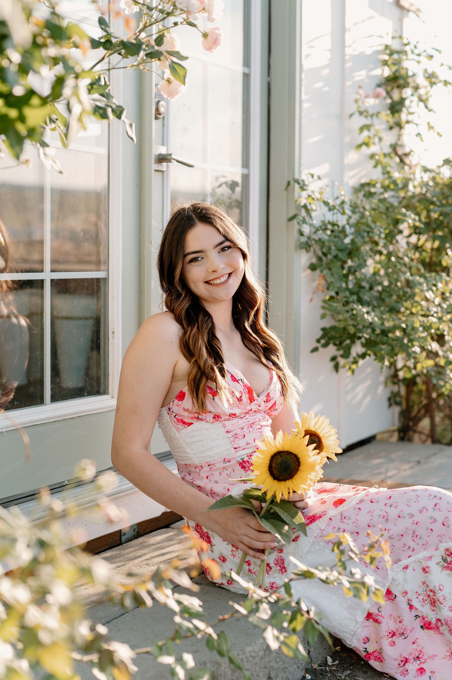 2026 senior holds sunflowers at Haven Flower Farm in Tri-Cities WA