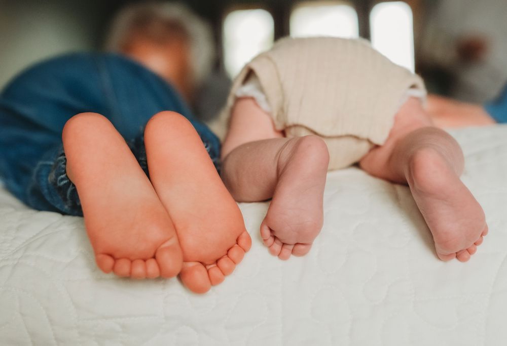child photo, kid feet