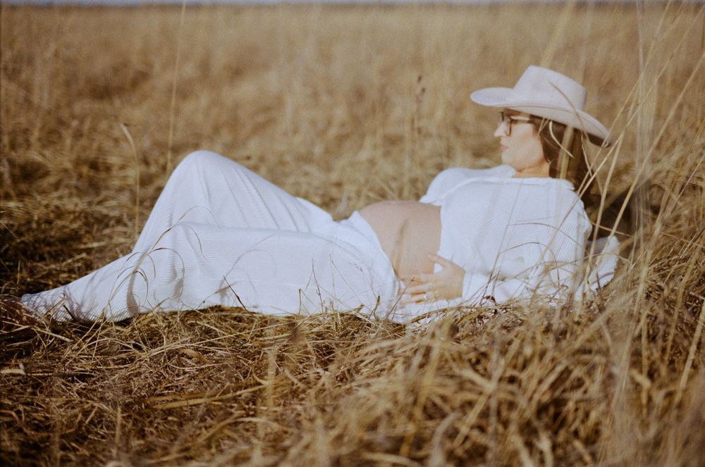 Wisconsin Family, Motherhood and Wedding Photographer. Focusing on authentic connections and the moments of in between.