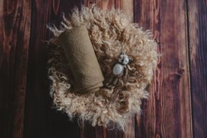 Neugeborenenfotos Berlin Neugeborenenfotografie mit Eltern  Babyfotograf  Neugeborene Babyfotos Outfits