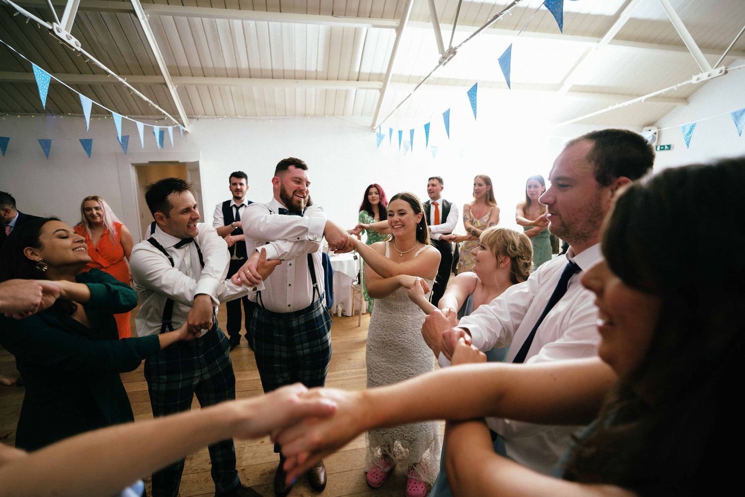 Ceilidh Dancing at a Wedding, Scottish and Celtic Folk Dance, Auld Lang Syne