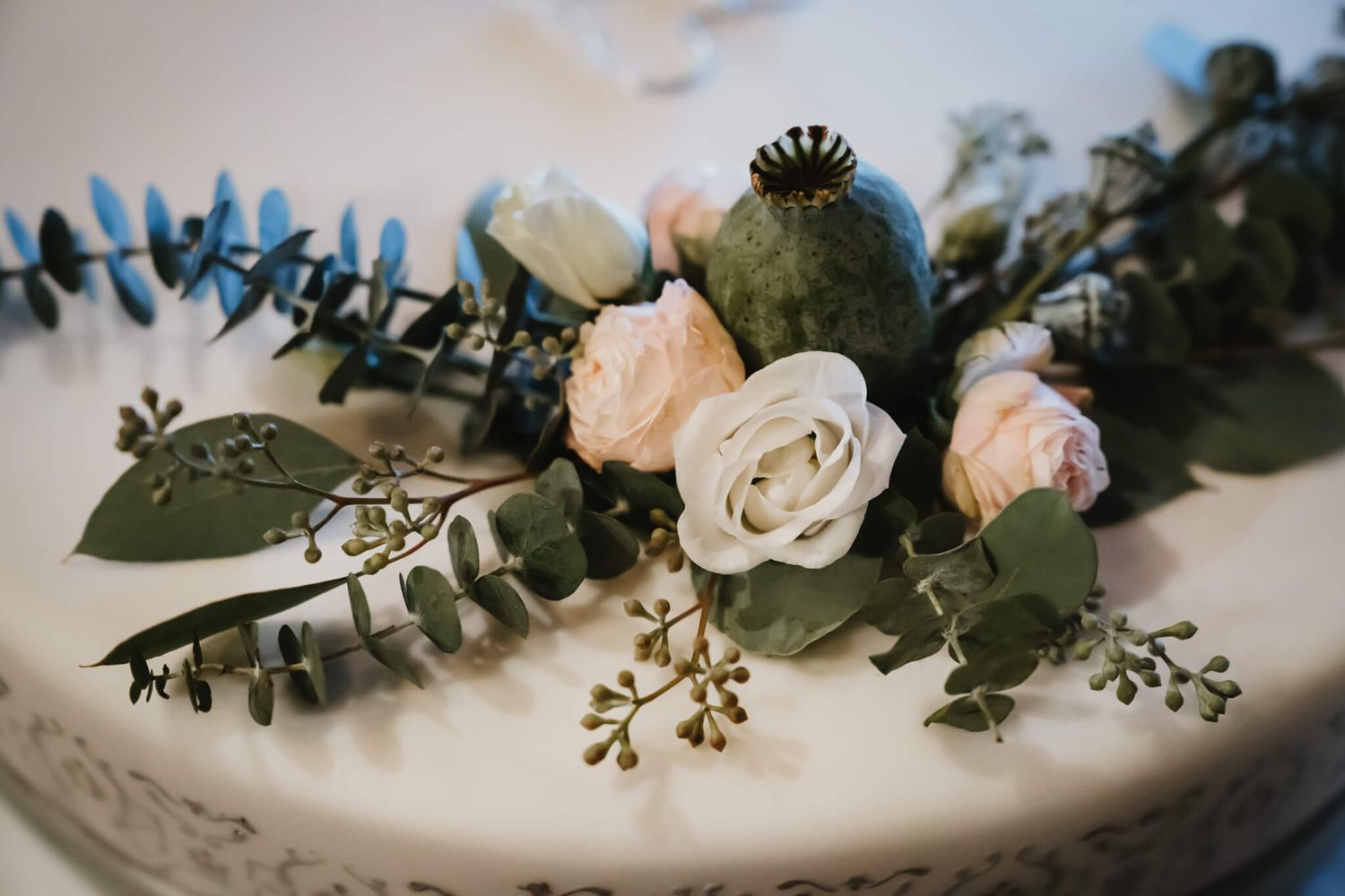 tipps zu brautstrauss und blumendeko echtblumen hochzeitstorte