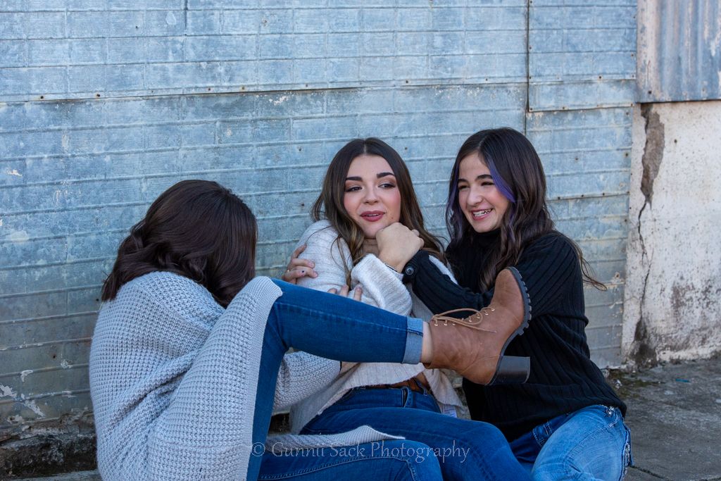 sisters, gunnii sack photography, sibling fights, amador county photographer, plymouth ca