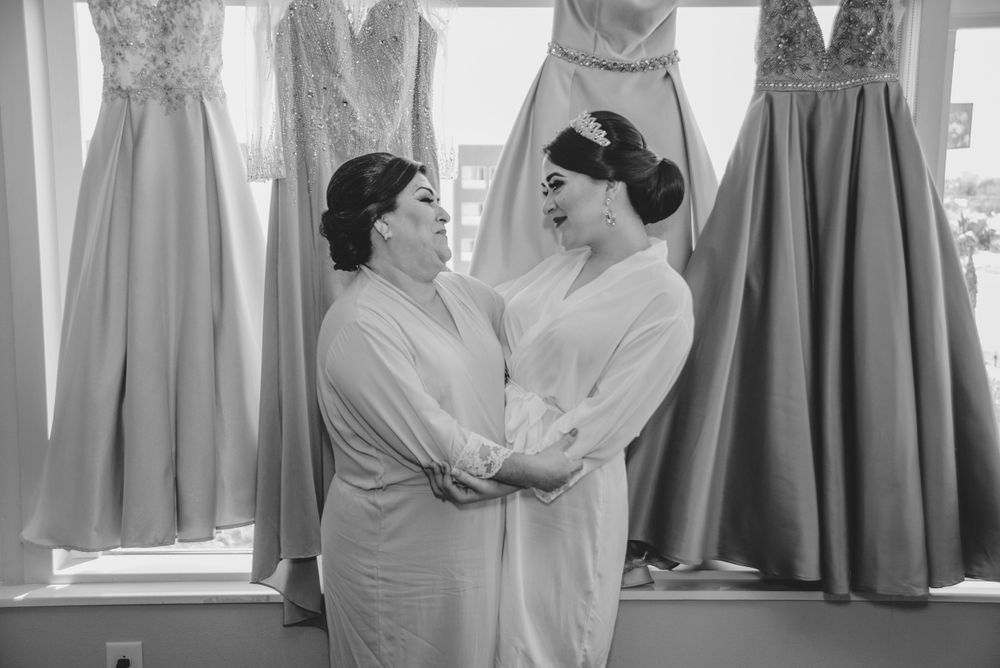 mother and daughter at getting ready. cambria hotel. McAllen, Texas. Wedding photographer