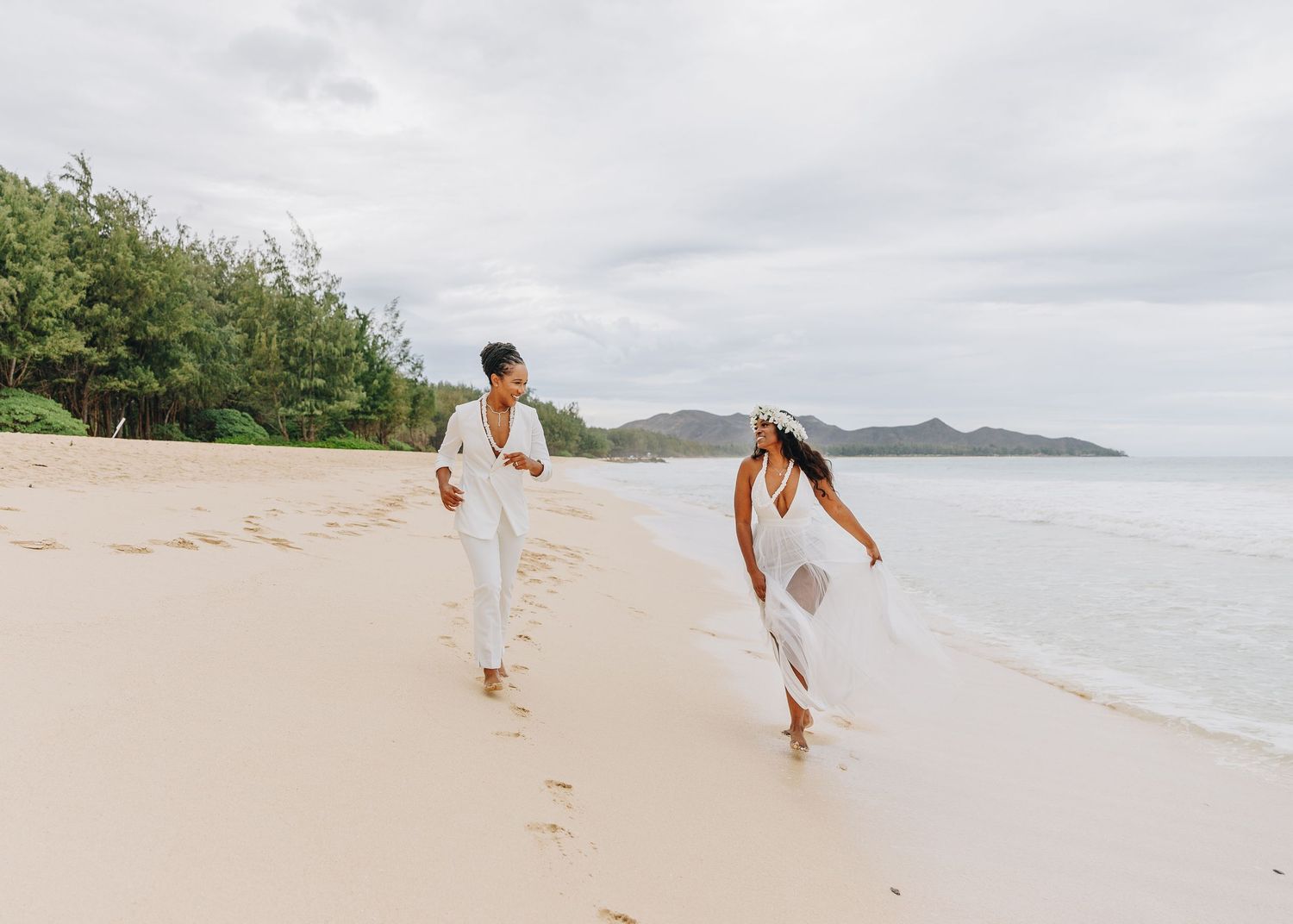 tehlor takahata, tehlor takz photo co. hawaii wedding photographer, hawaii beach elopement