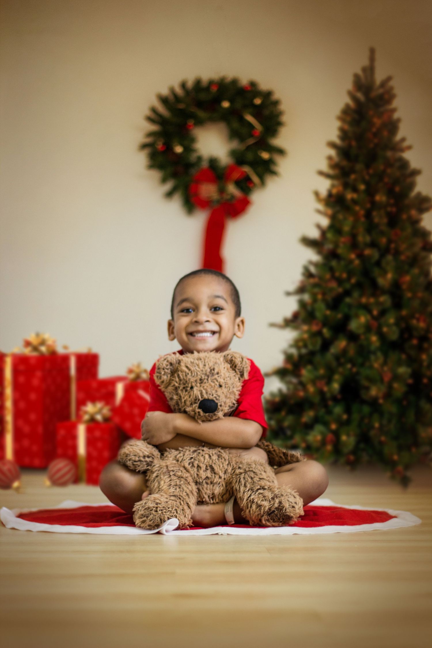 little boy christmas portrait holding bear, nassau bahamas photographer, K. Yolanda Turnquest Photography