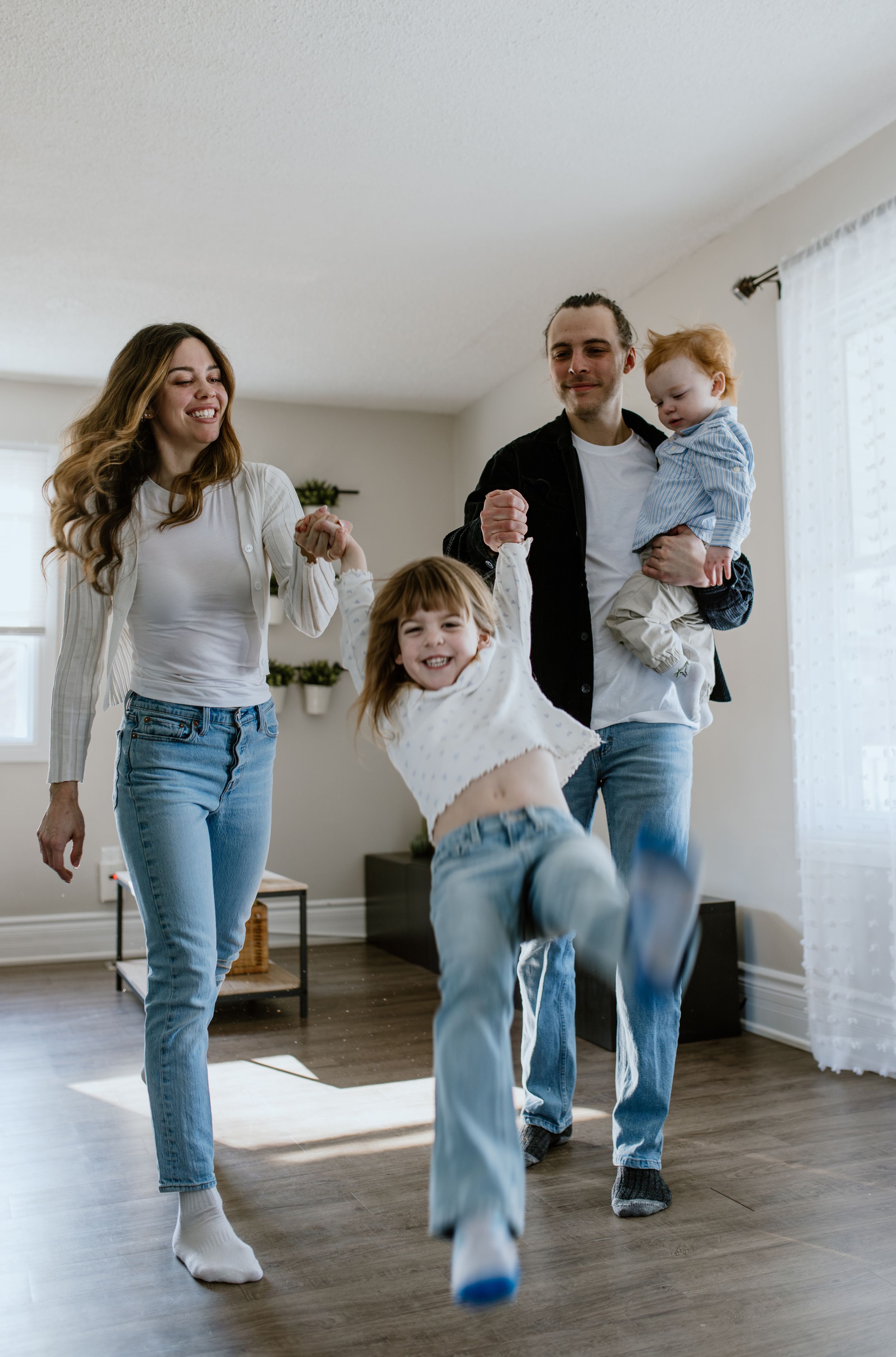 In-home family session at Strawberry Hollow AirBnb in Trenton, Ontario - Halifax Photographer