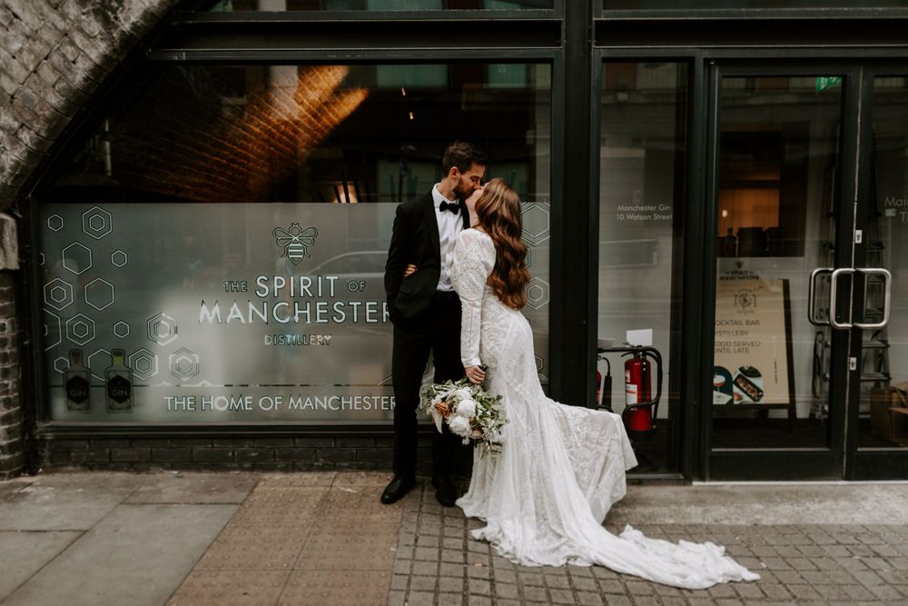 Manchester wedding photographer, king street townhouse wedding