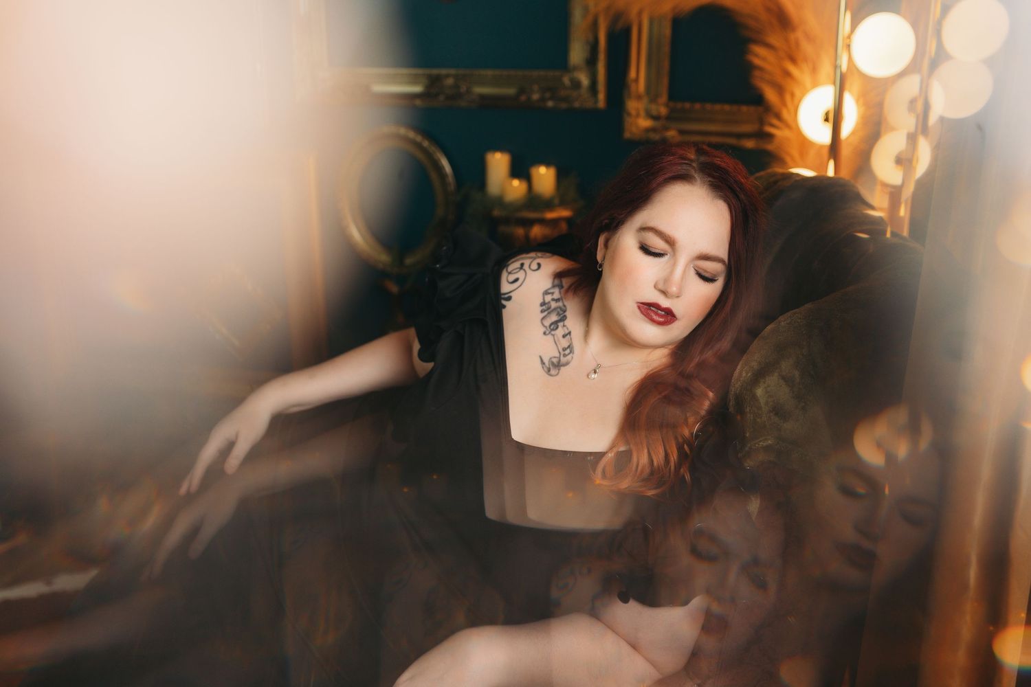 Elegant boudoir image of plus sized lady. Greenville SC boudoir photographer, Easley SC boudoir photographer, Upstate boudoir photographer