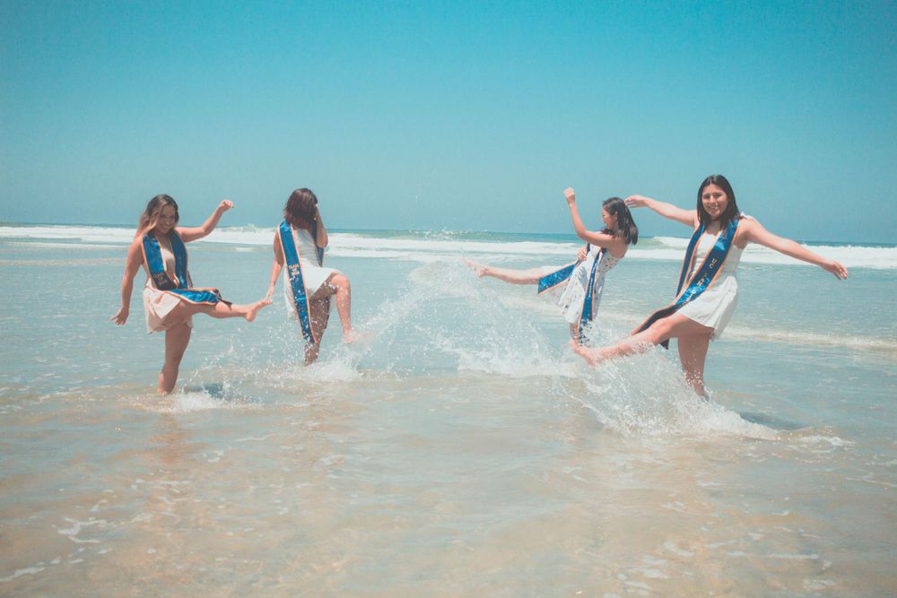 Scripps Pier La Jolla Graduation Portraits University of California San Diego UCSD Grad Photos Group Rates