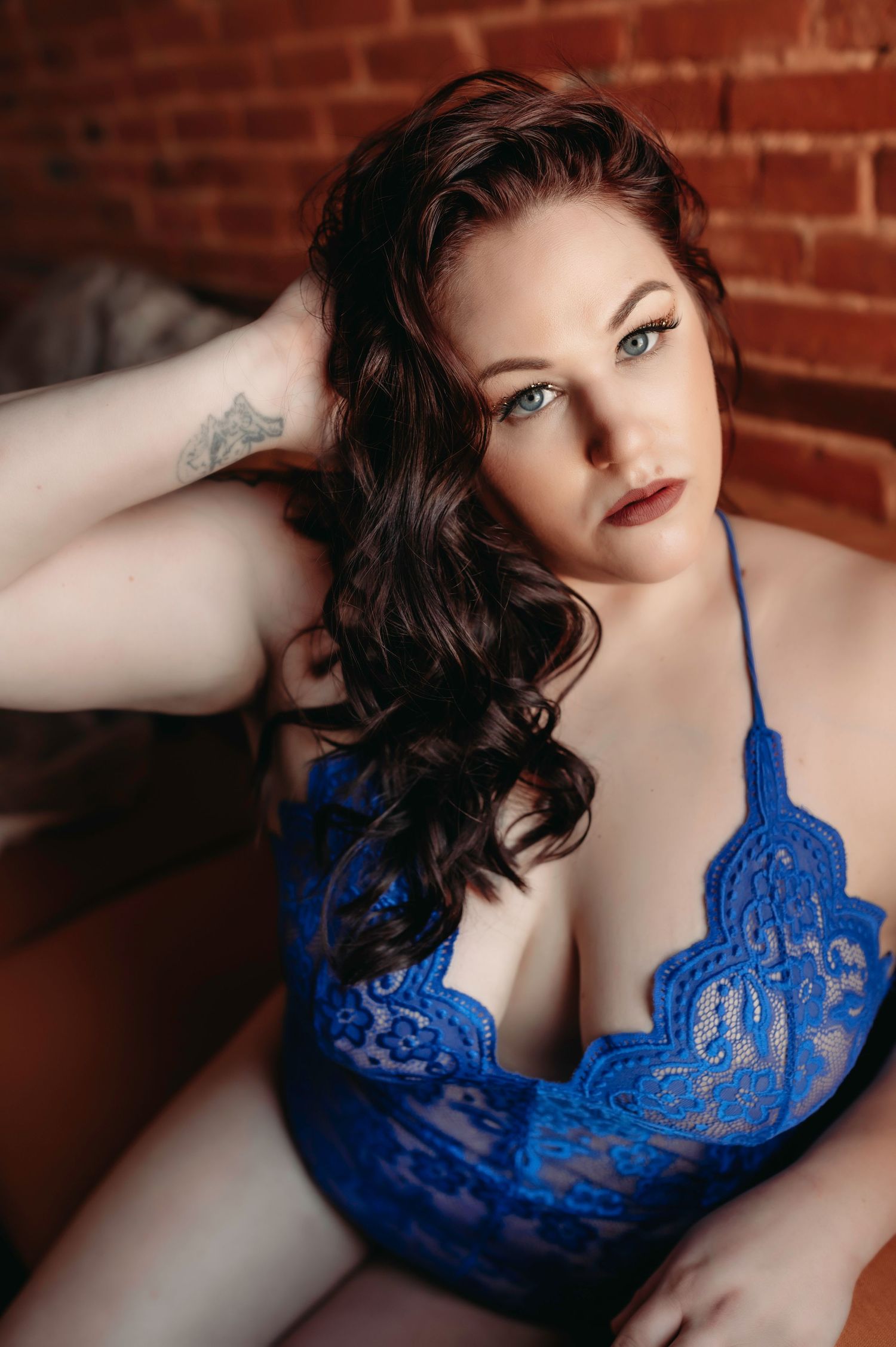 Elkton Maryland photographer, blue lingerie beautiful eyes