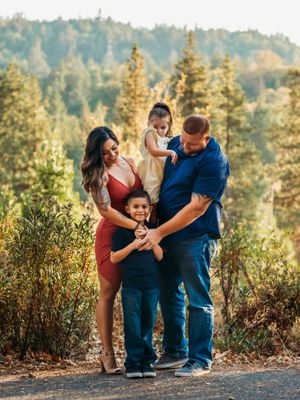 unposed natural family photographer, high desert Southern California family photographer kid portraits