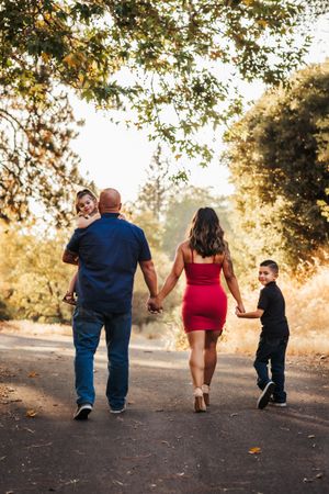 unposed natural family photographer, high desert Southern California family photographer kid portraits