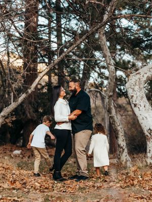 unposed natural family photographer, high desert Southern California family photographer kid portraits