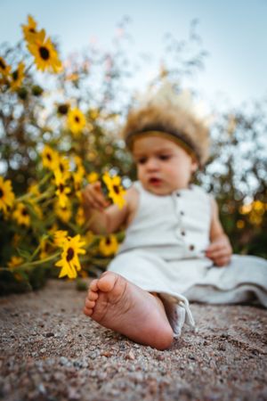 unposed natural family photographer, high desert Southern California family photographer kid portraits