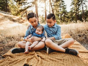 unposed natural family photographer, high desert Southern California family photographer kid portraits