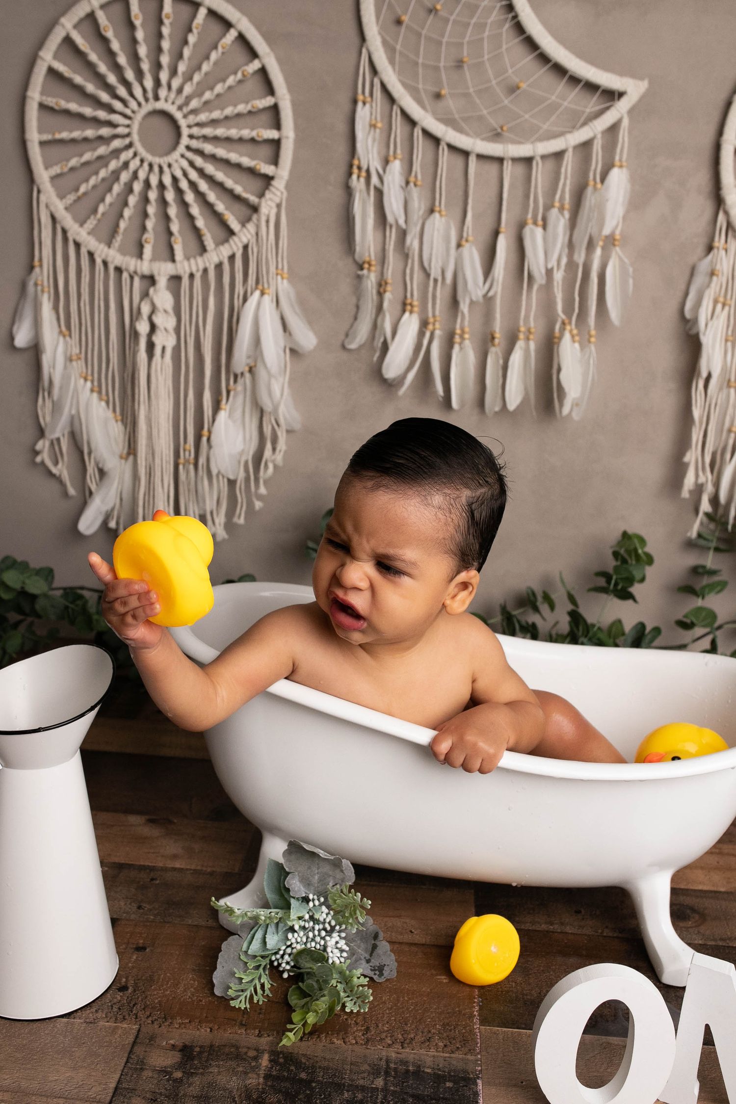 little rubber yellow ducks for baby photos