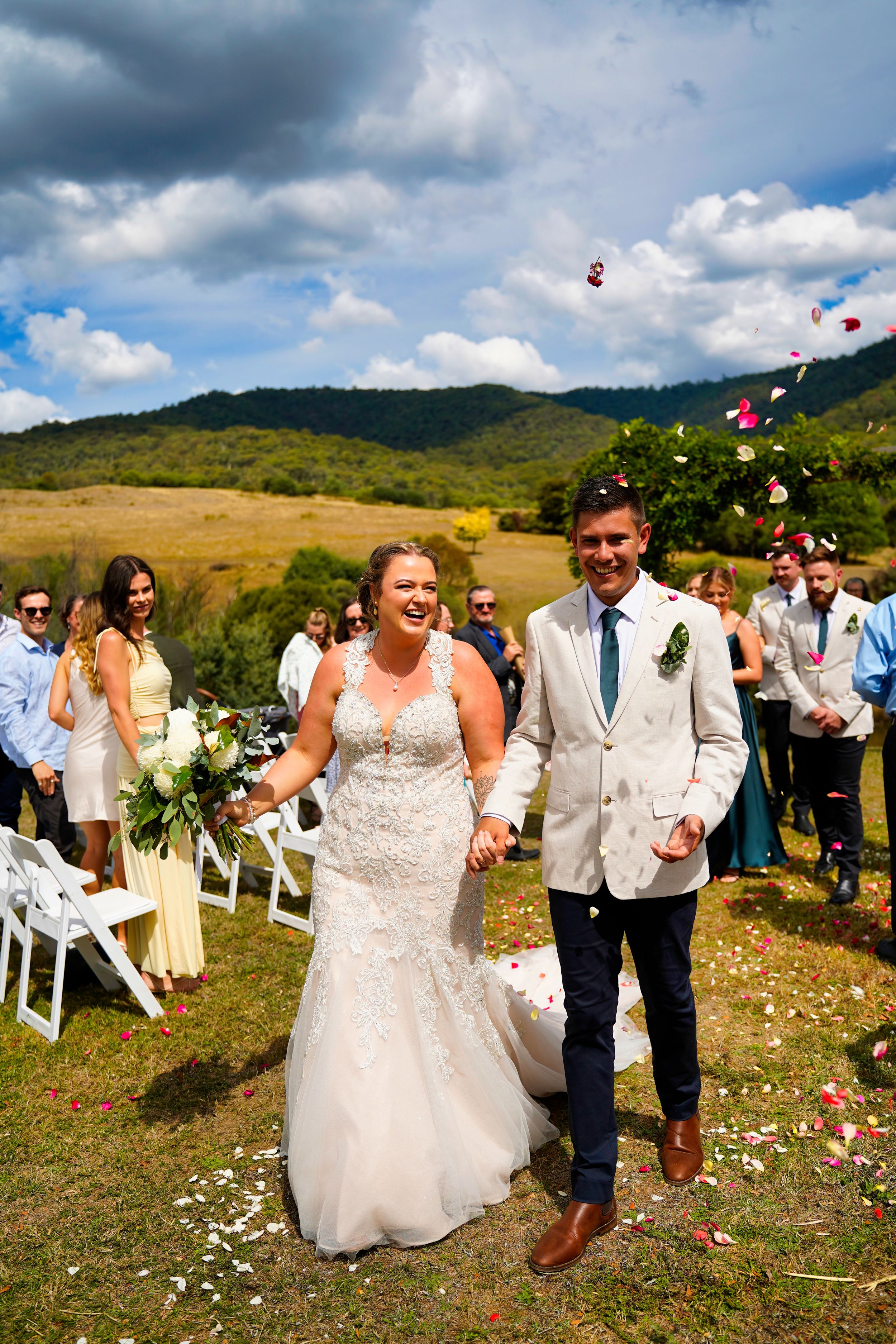 Sydney photographer, Photographer in Campbelltown NSW, outdoor wedding photography, Wedding photography, golden hour wedding photoshoot.