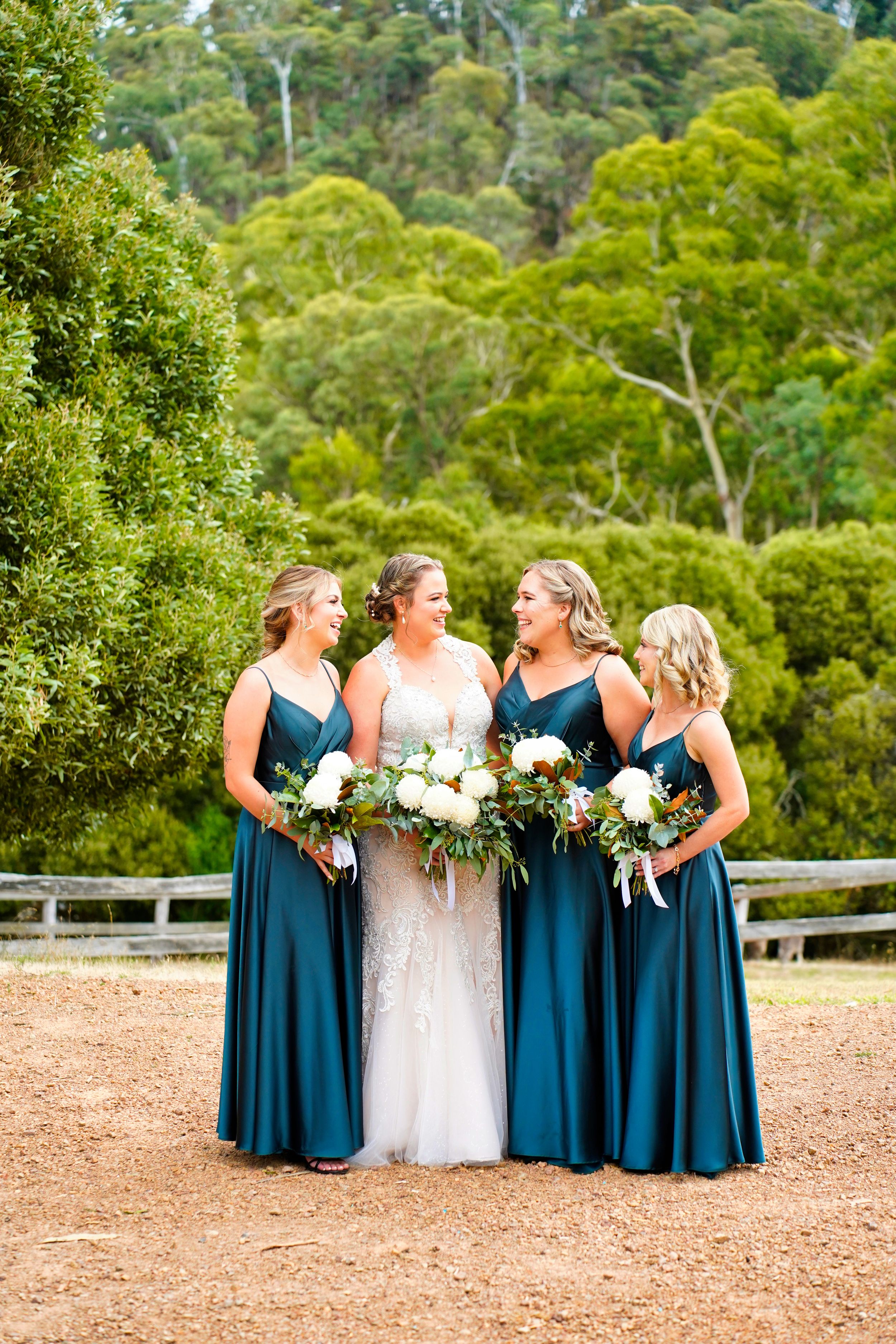 Sydney photographer, Photographer in Campbelltown NSW, outdoor wedding photography, Wedding photography, golden hour wedding photoshoot.