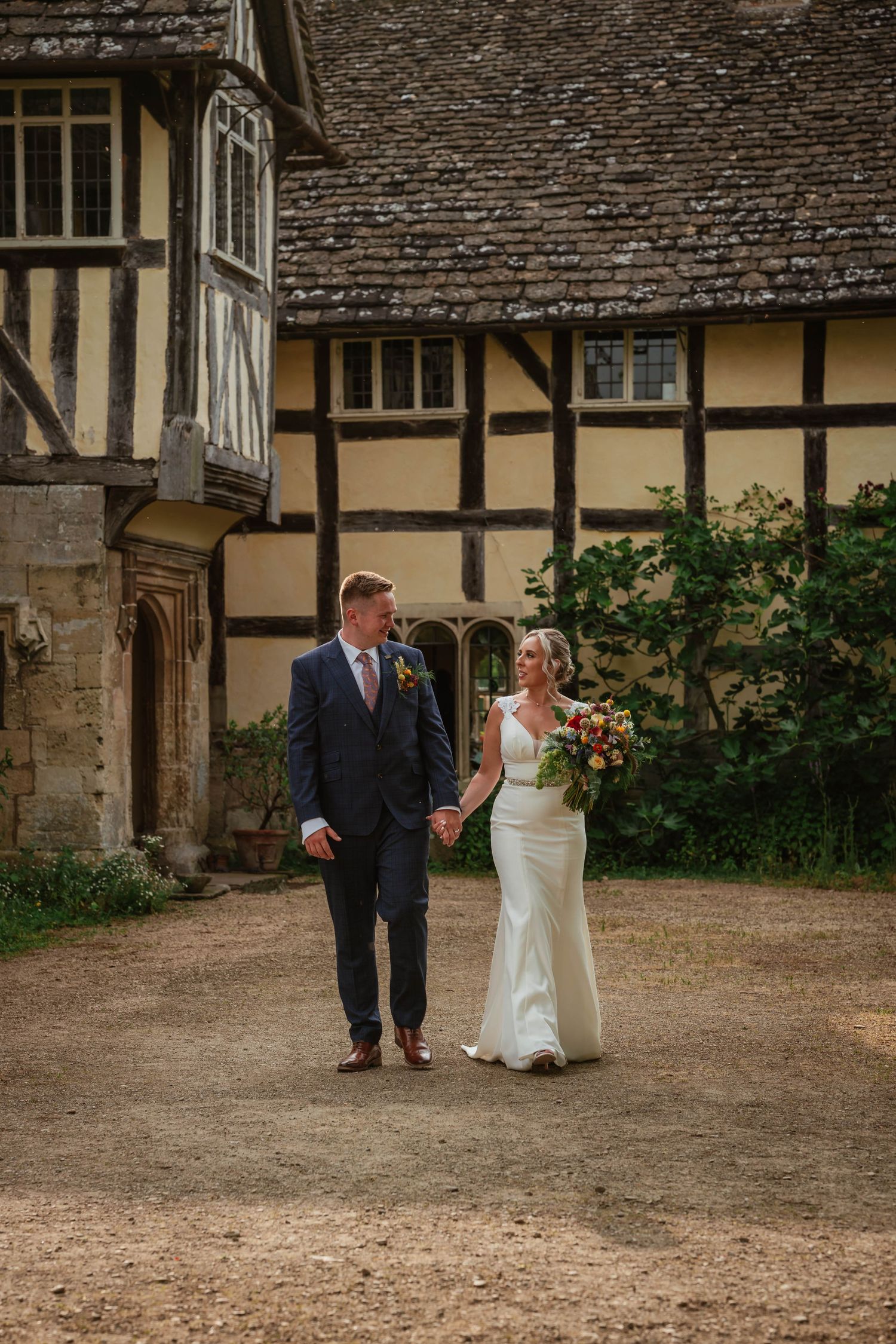 The Wool Barn Frampton Weddings Zara Davis Wedding Photography Gloucestershire Cotswolds Cheltenham Bristol