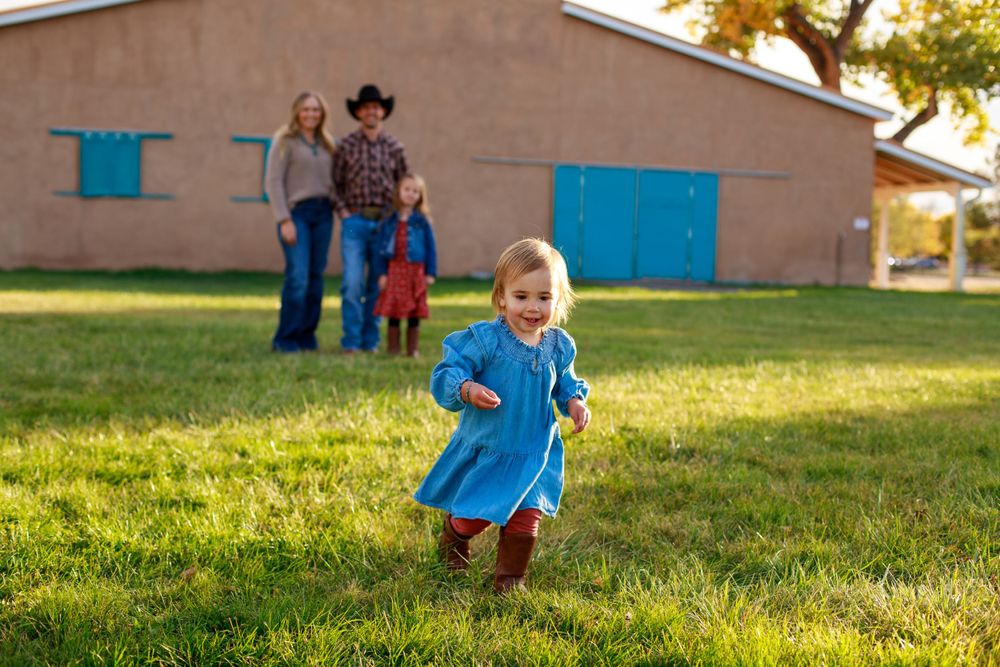 Let them run, natural family session in Albuquerque