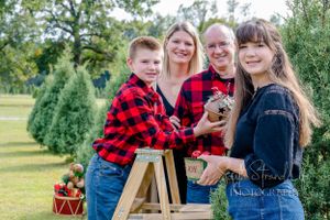 Christmas family portraits Christmas tree farm family portraits