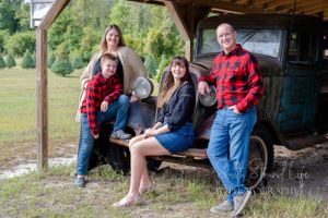 Christmas family portraits Christmas tree farm family portraits