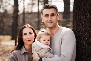 Семеен портрет от фотосесия навън в София