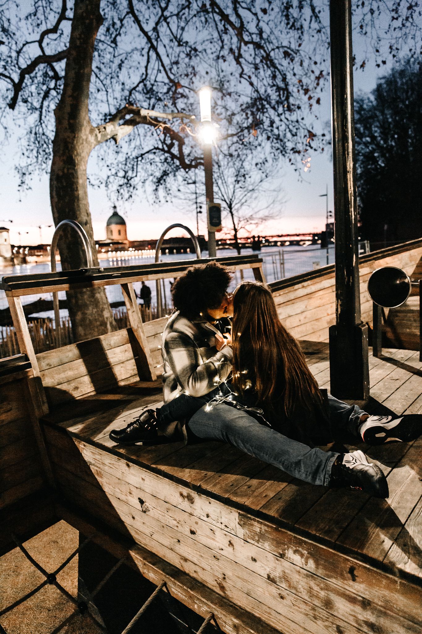bisous au bord de la garonne séance couple