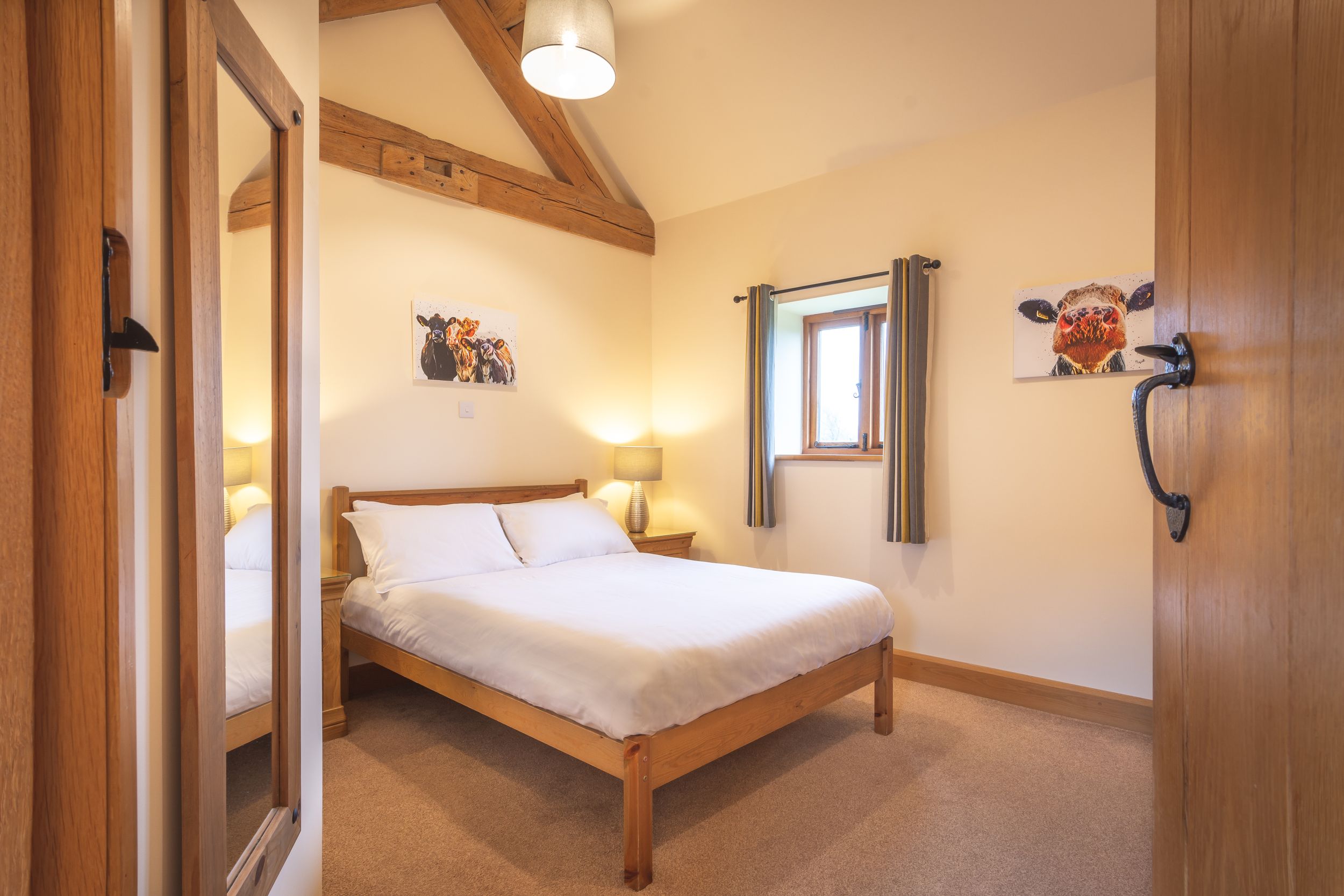 Professional commercial, real estate, Airbnb, holiday let, business, product, and branding photography in Rotorua & Bay of Plenty.