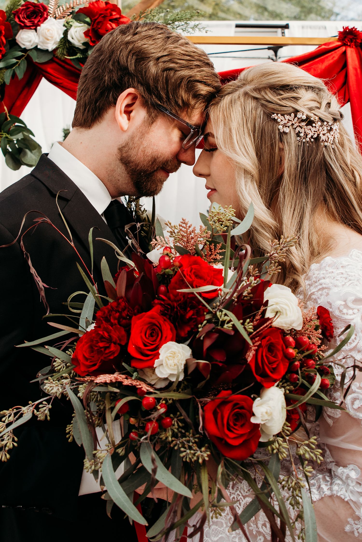 Christmas wedding photo in The Greenhouse, Kingsport