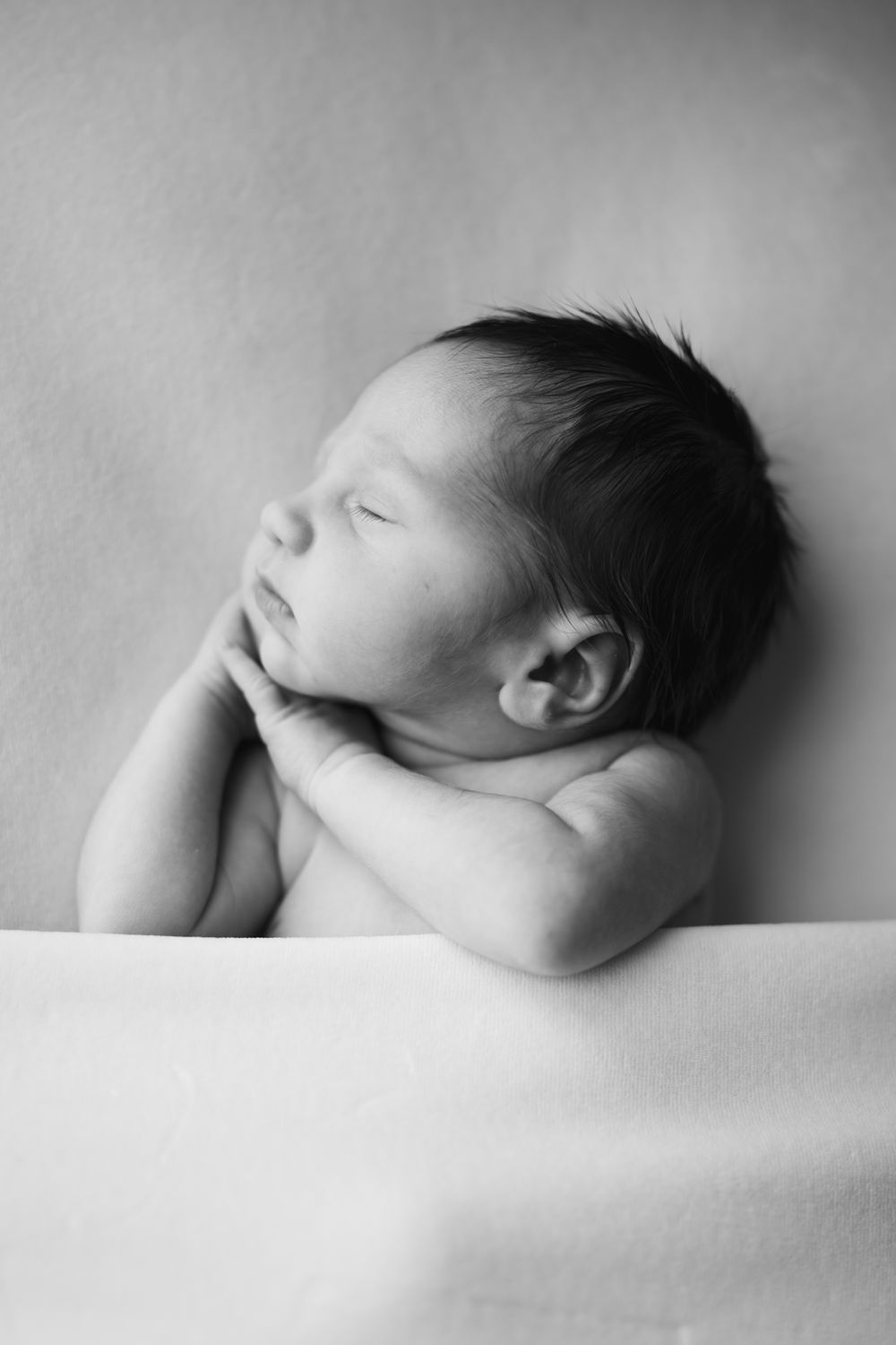 Séance naissance en studio, portrait simple