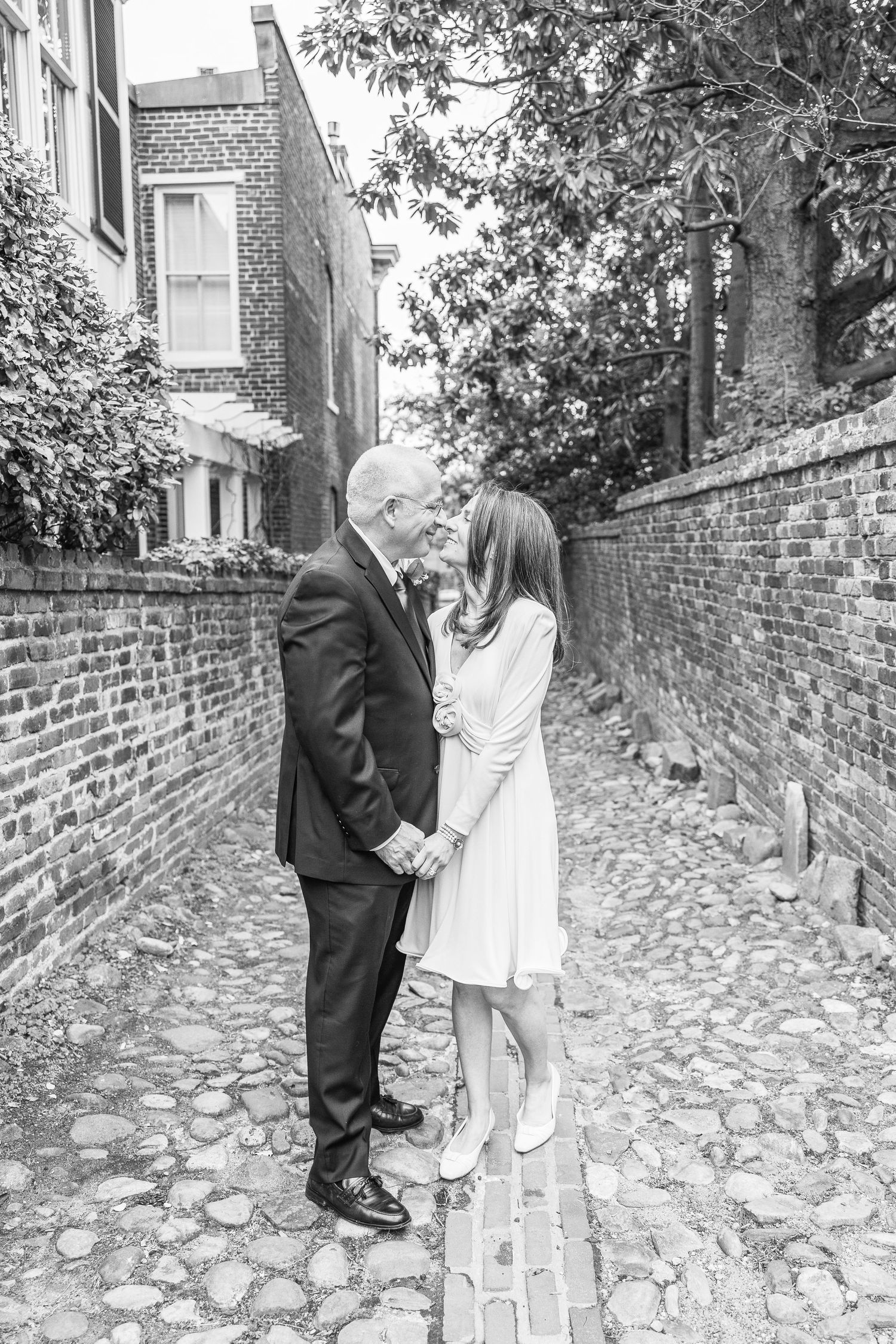 OLD TOWN ALEXANDRIA VIRGINIA ELOPEMENT PICTURES