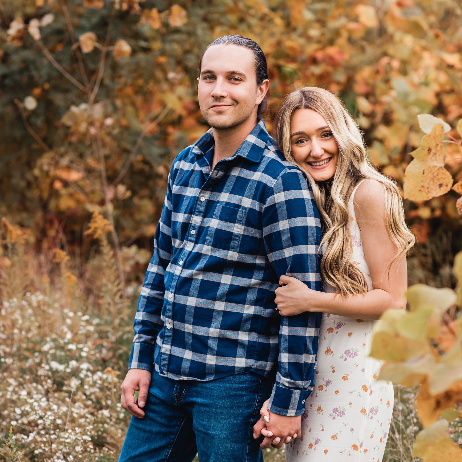 engagement portrait fall colors in field
