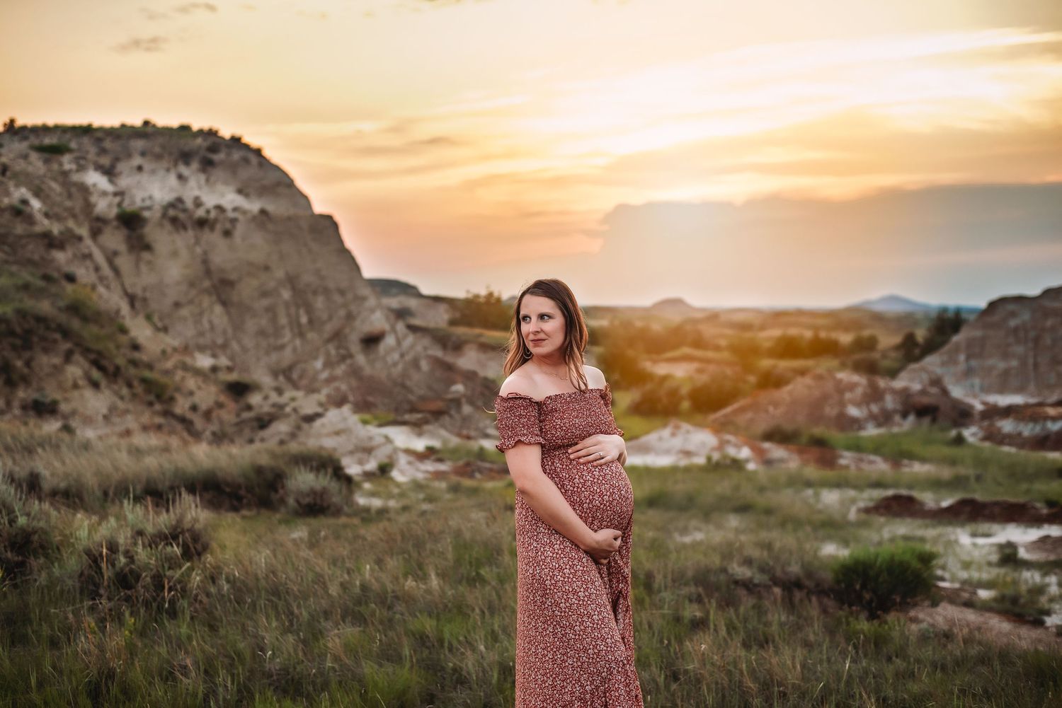 Maternity session in Medora, North Dakota - natural light photography in the Badlands of North Dakota