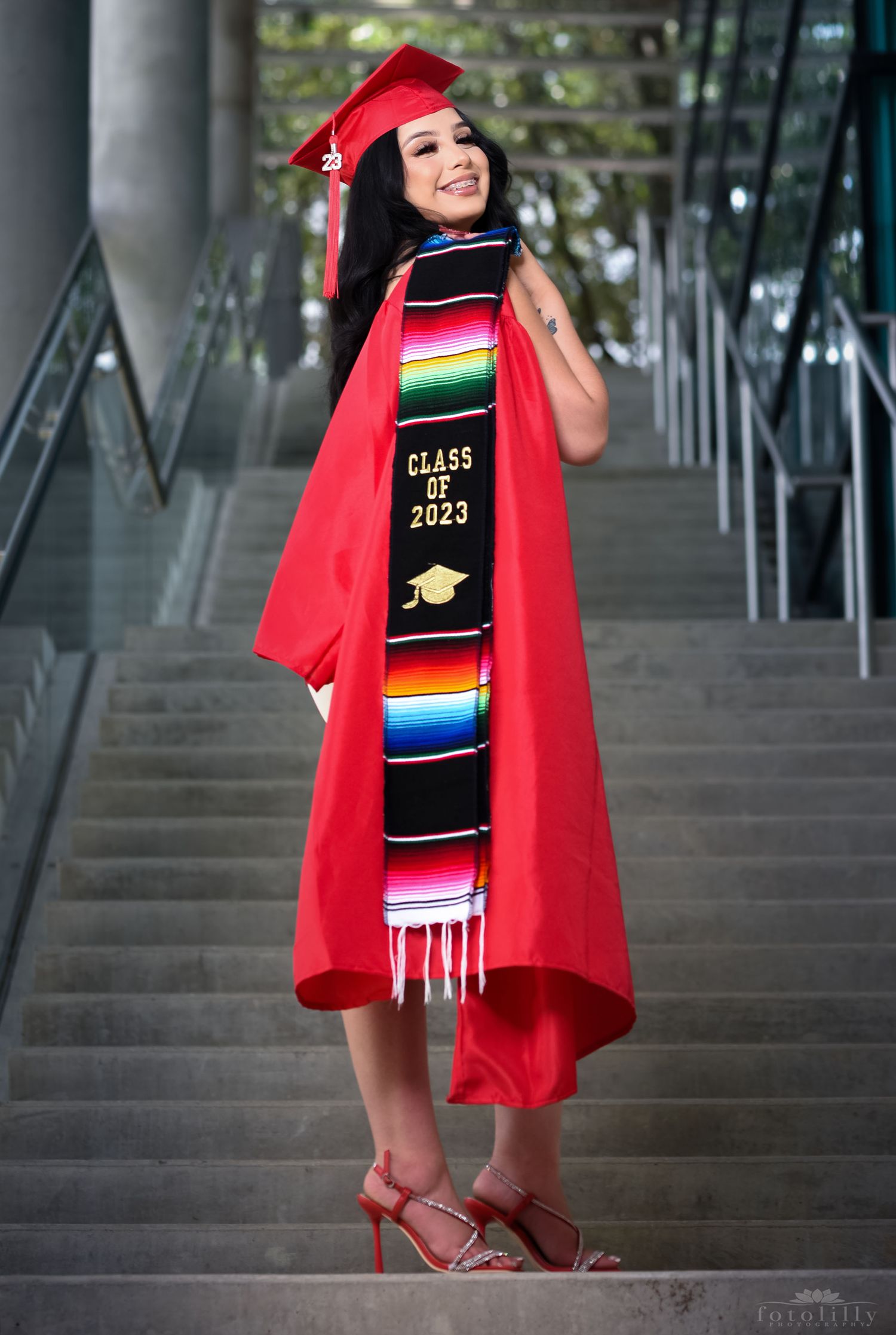 fort worth graduating senior photos jasmine downtown fort worth TCC location fotolilly photography