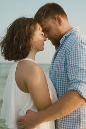 Maternity and couples photography in Destin & Fort Walton Beach, capturing authentic love, natural moments, and stunning beach scenery.