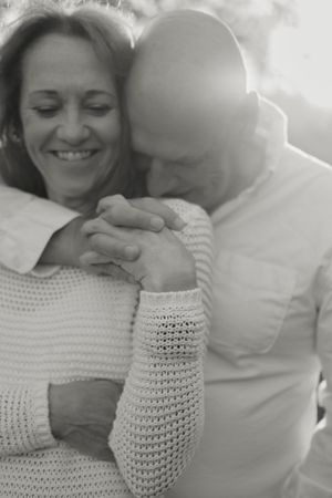 Maternity and couples photography in Destin & Fort Walton Beach, capturing authentic love, natural moments, and stunning beach scenery.