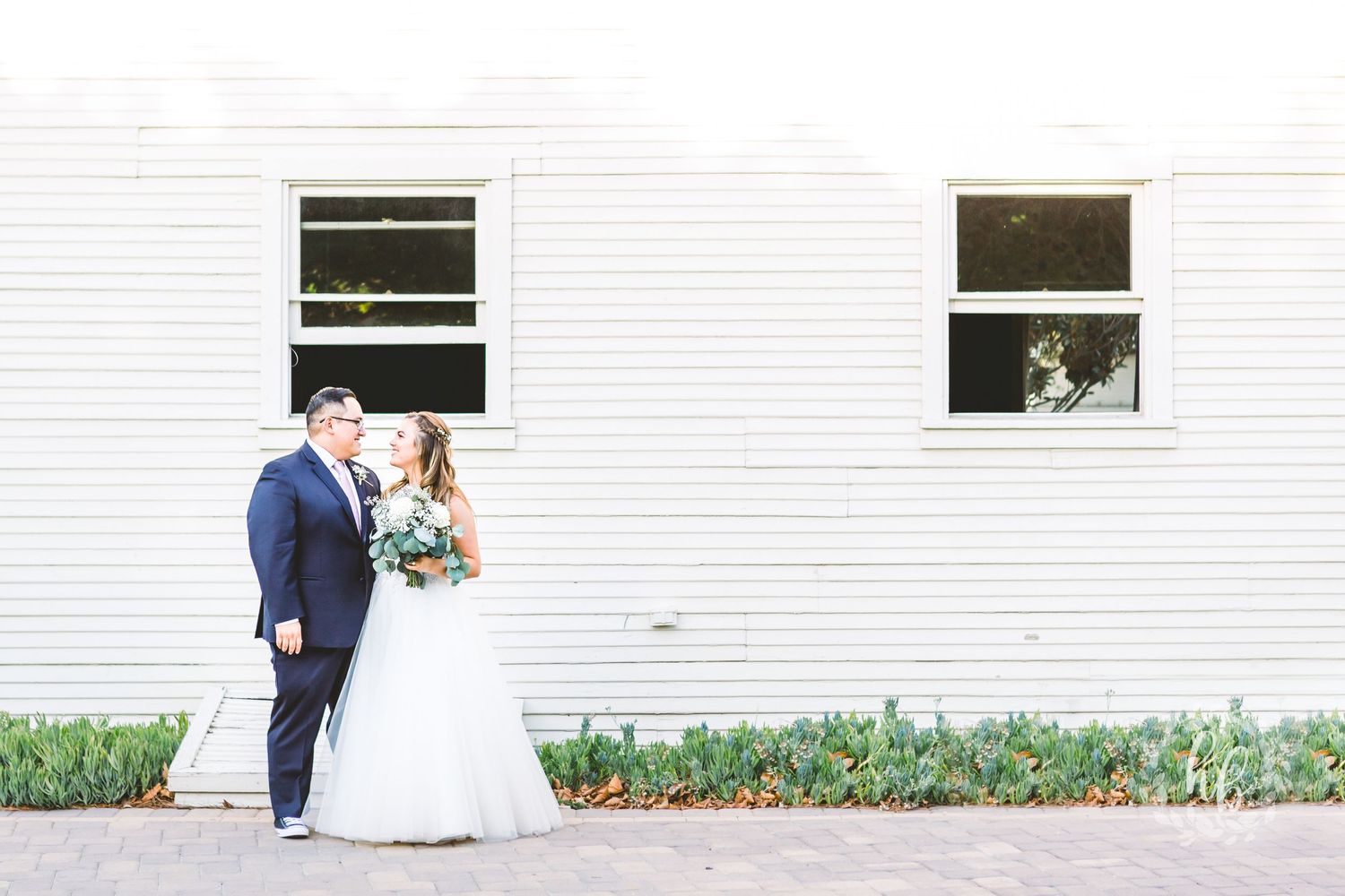 strathearn historical park wedding barn wedding photos wedding photographer