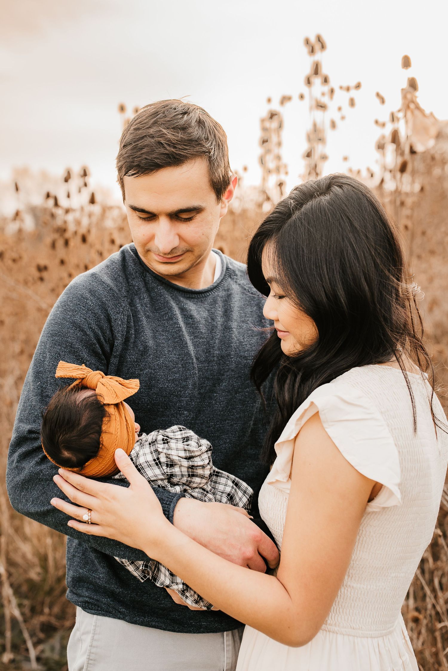 outdoor newborn photo session in cincinnati