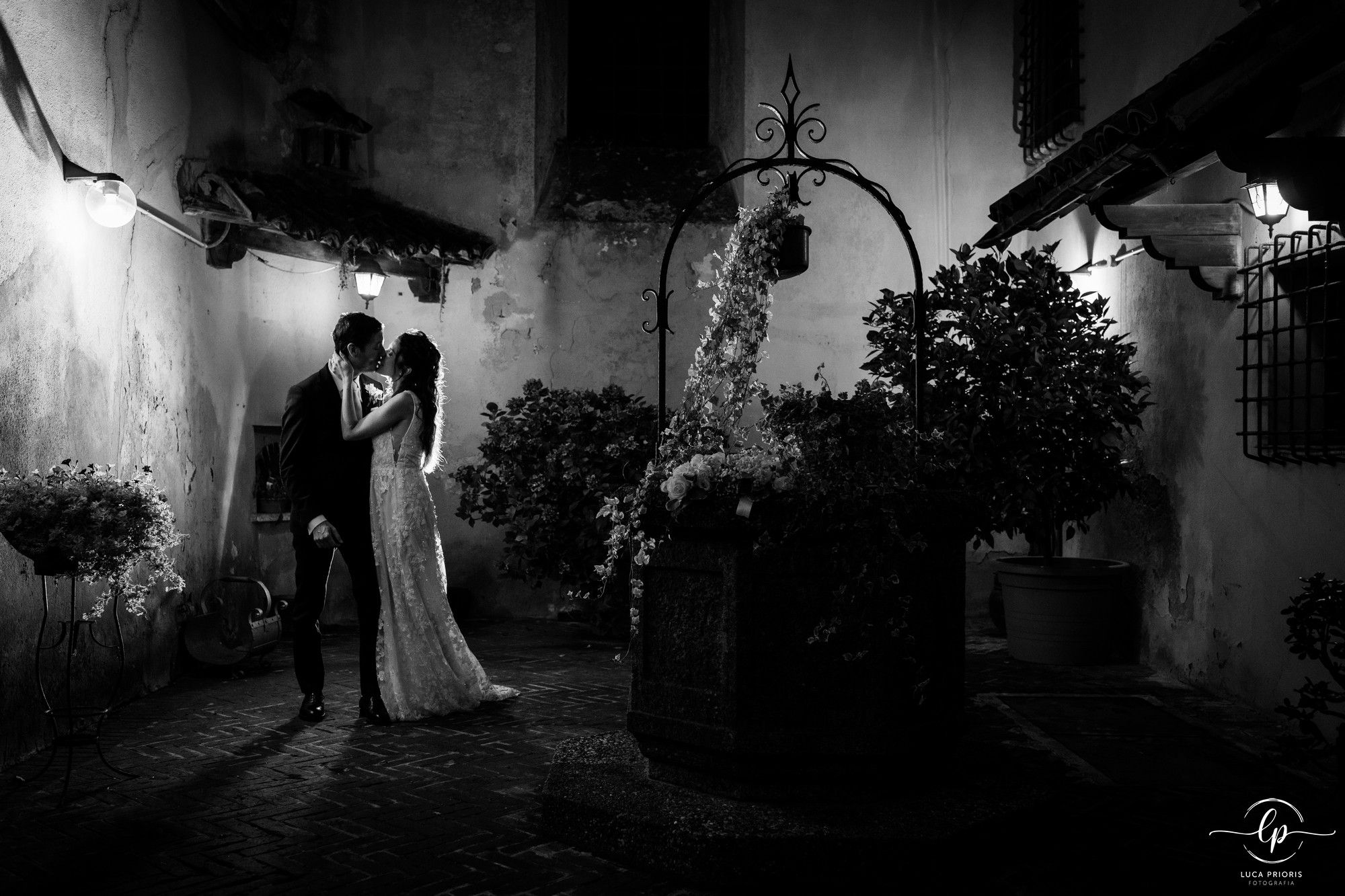 bacio degli sposi notturno