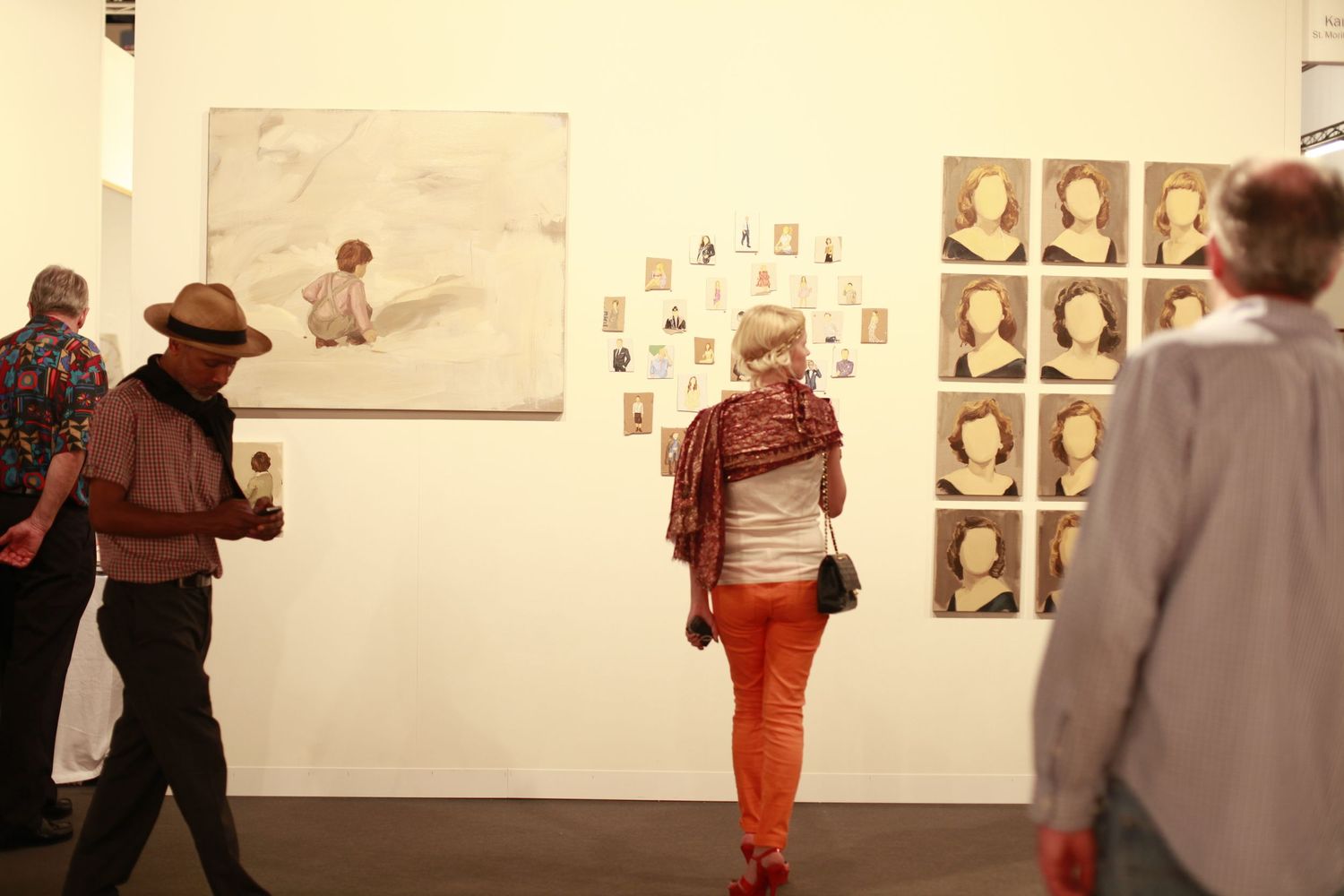 art gallery presentation canvas social